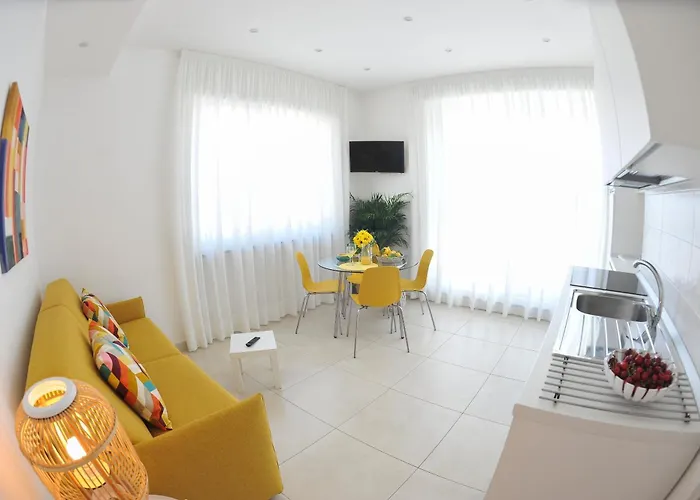 Santa Tecla Flats 아파트 마이오리